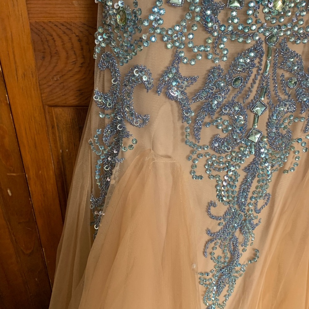 PROM DRESS - Picture 5 of 11